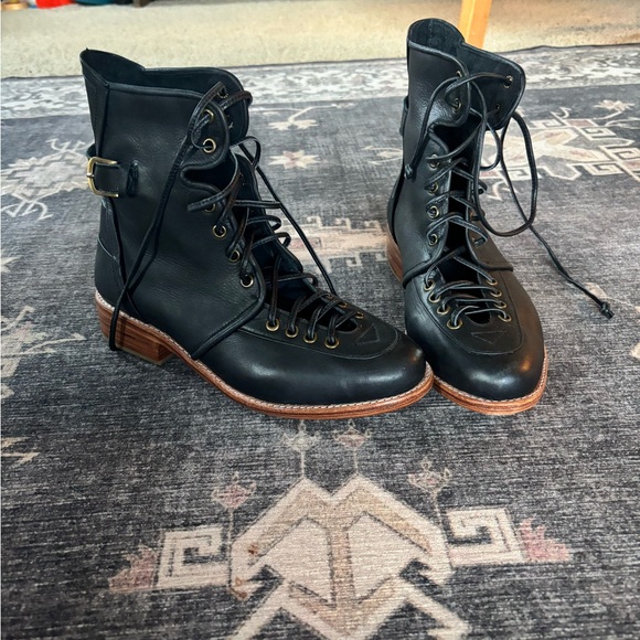 Like NEW High quality leather ELF Women's Black Leather Lace-Up Boots - Picture 2 of 12